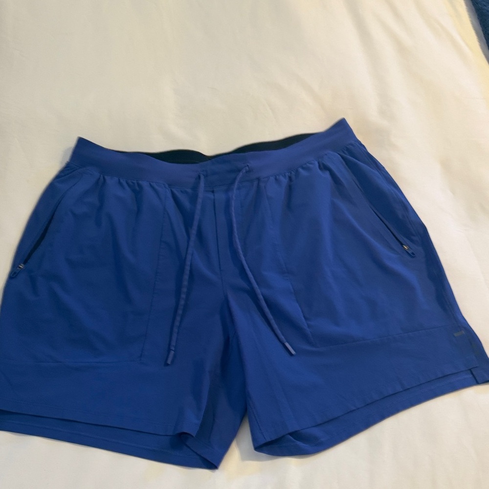 Lululemon Men’s  XXL License to Train Linerless Short 7"